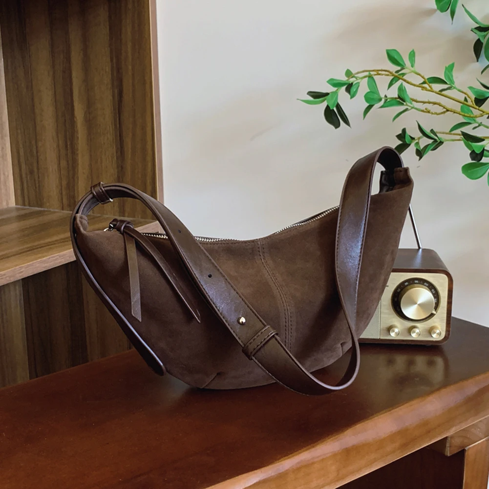 sac à bandoulière en forme de croissant pour hommes et femmes, sac à bandoulière à sangle réglable, sac à bandoulière hobo multi-poches en daim, sac à boulettes solide pour le travail et les voyages
