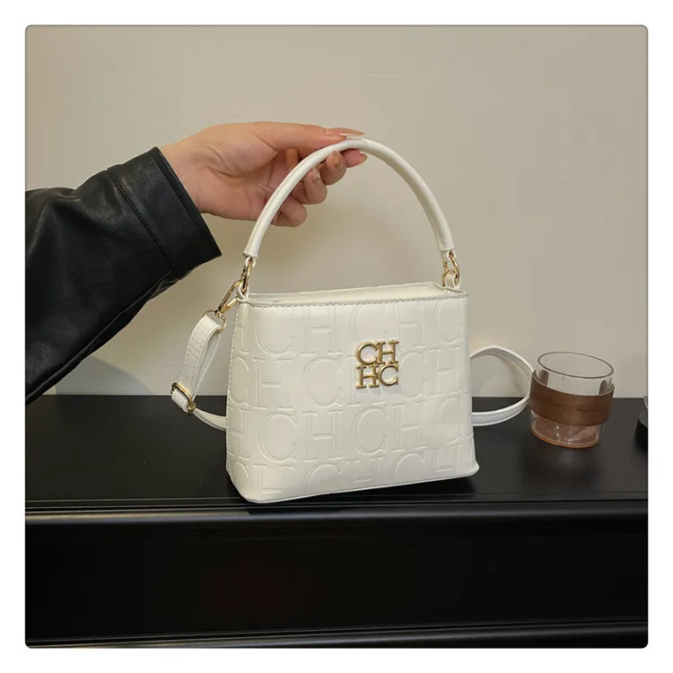  sac hobo spacieux courbé 2025 ss, sac à main à bandoulière convertible de niche pour femmes, fourre tout architectural jour à nuit, sacs pour femmes