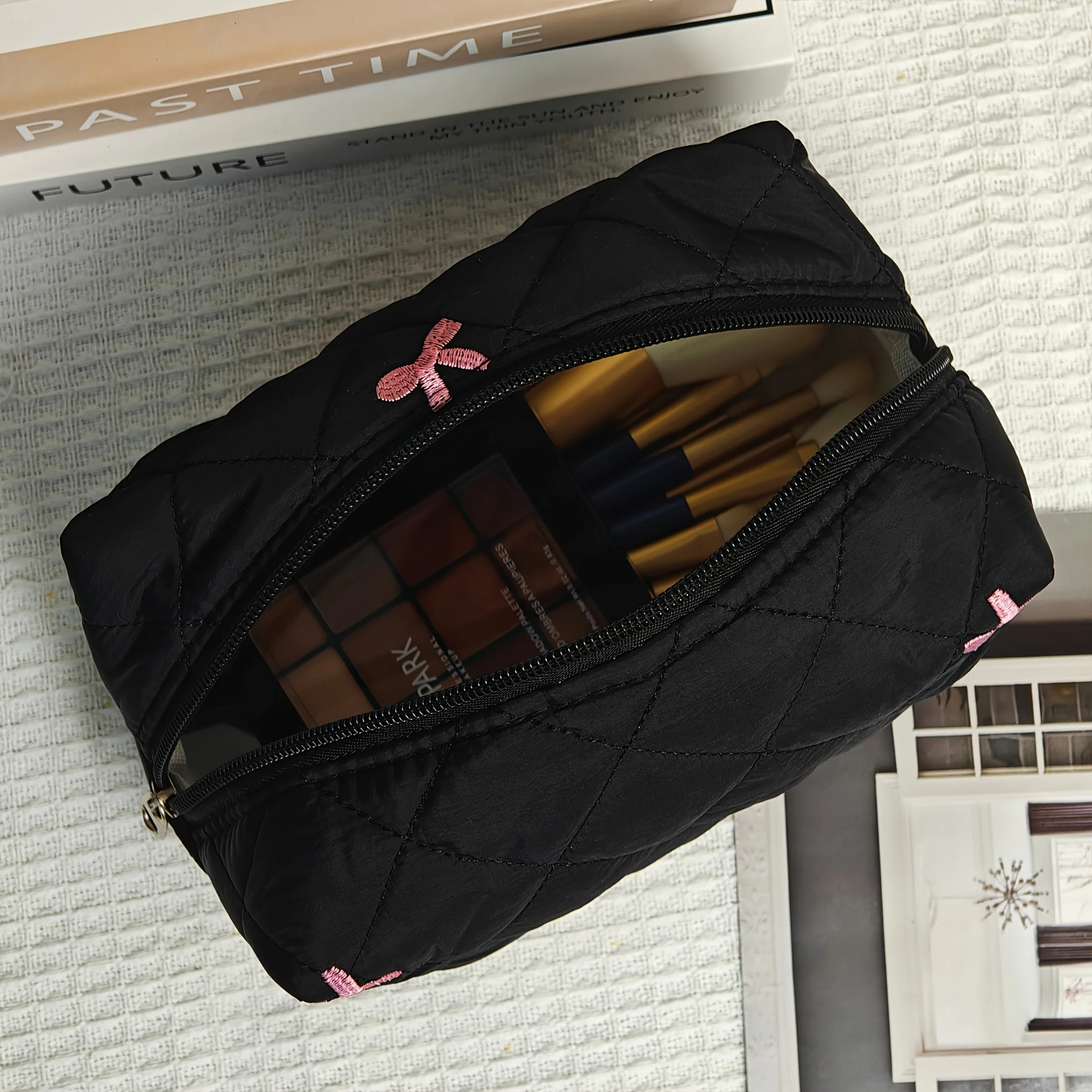 trousse de maquillage matelassée, grand sac à cosmétiques floral, ensemble de trousse de maquillage de voyage de toilette esthétique et sac à fleurs mignon pour femmes et filles