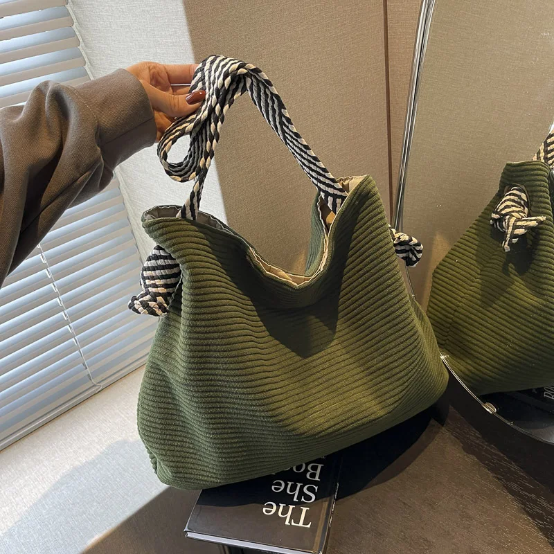 Sac à bandoulière Hobo décontracté en velours côtelé, sac à main minimaliste de couleur unie, sac rétro assorti