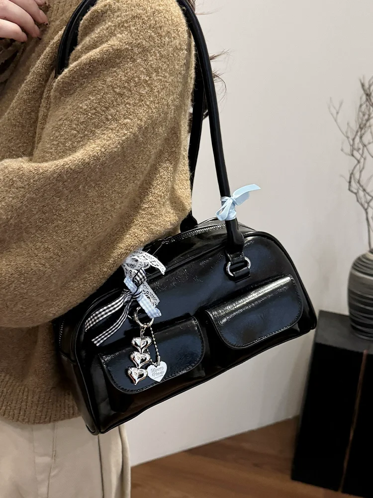sac boston pour femmes, sacs de bowling avec poches avant, sacs à aisselles de luxe, sac à bandoulière polyvalent pour les déplacements printemps et été, nouvelle collection 2025