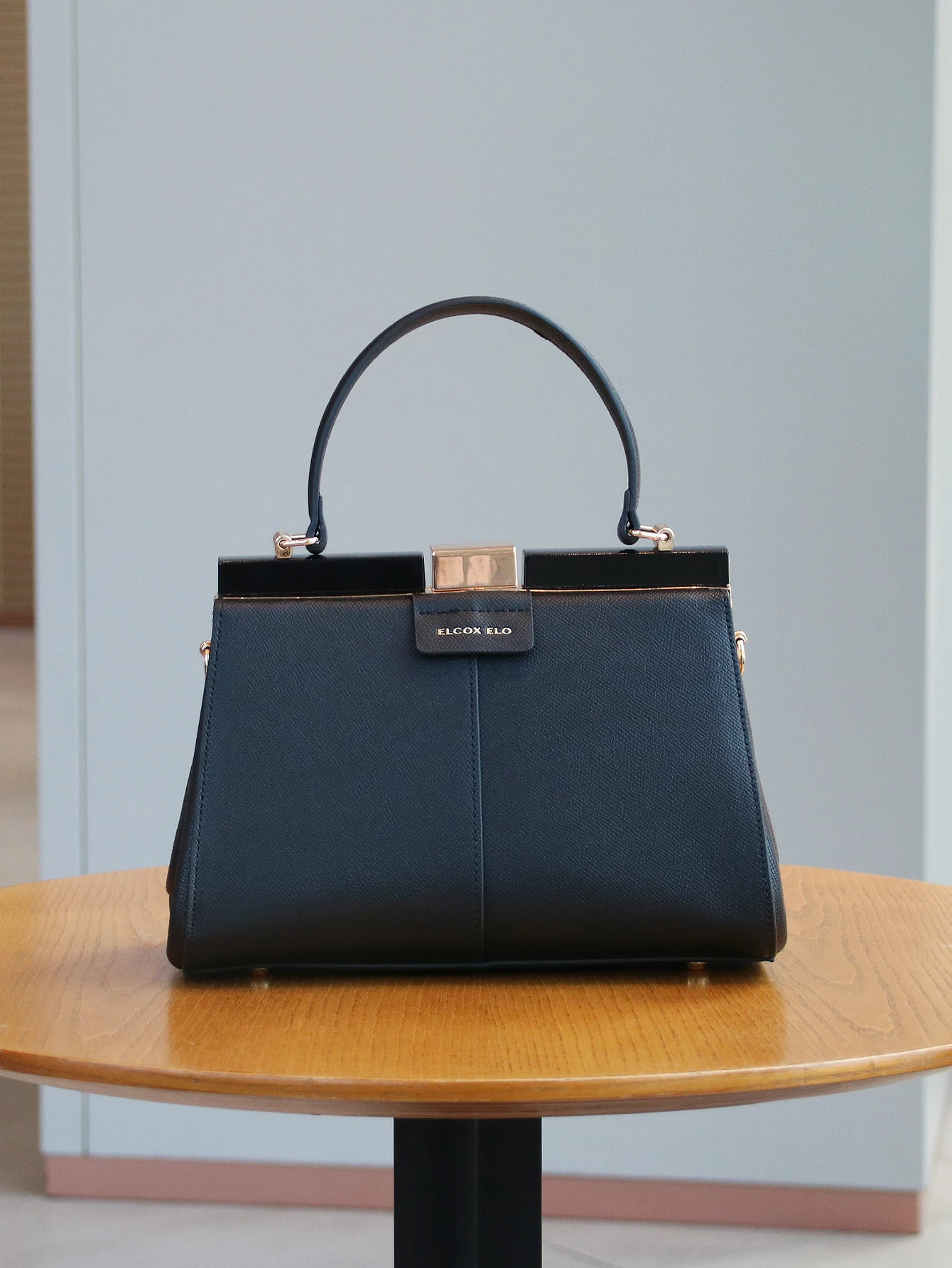 mode luxe haut de gamme atmosphère sac à main 2025 nouveau design de niche contraste tendance européenne et américaine couleur correspondant sac à main lar