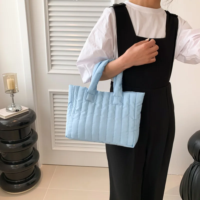 sac à main de niche simple de grande capacité pour femmes, manteau en coton à une épaule, fourre tout brodé populaire, nouvelle collection 2024
