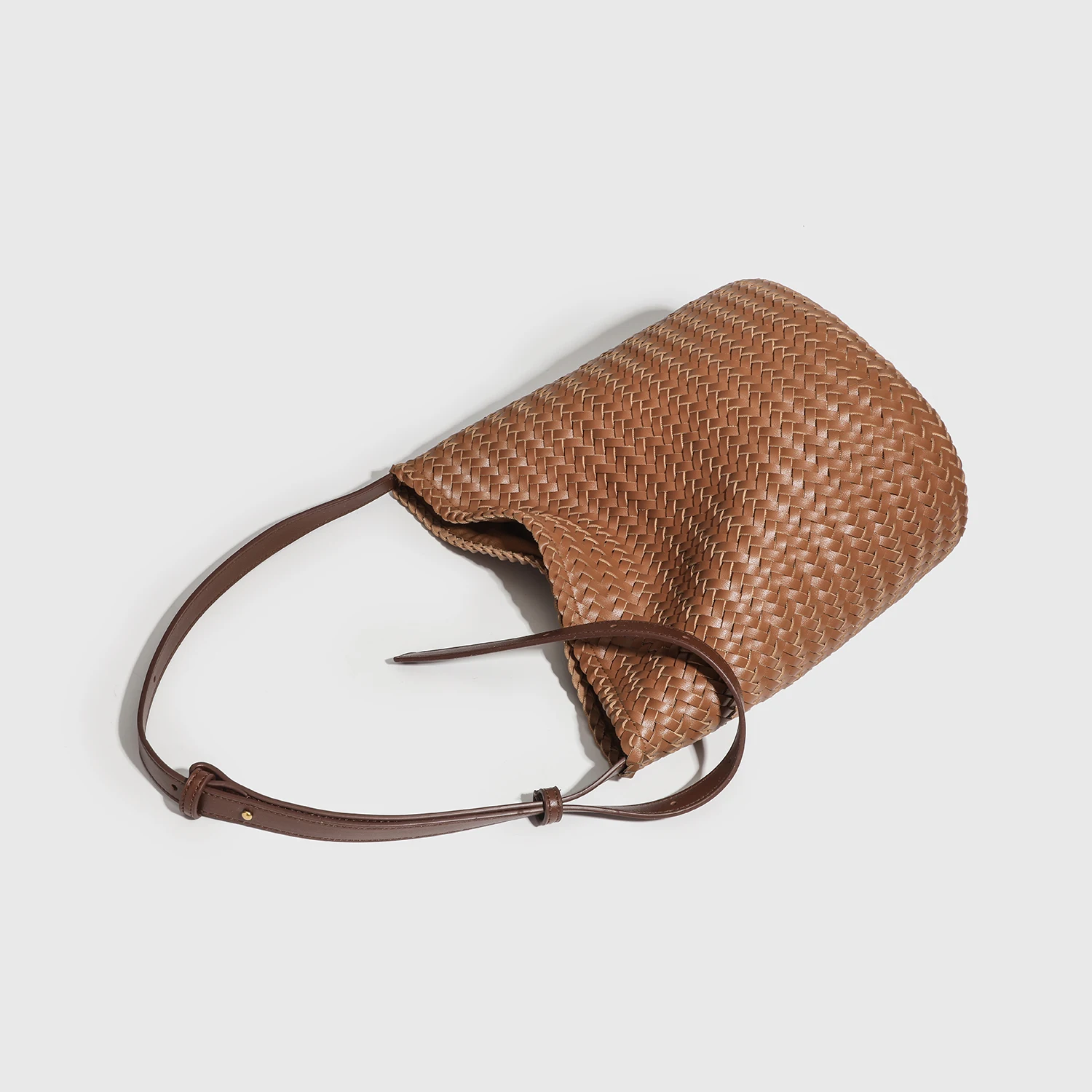 2025 nouveau dans vintage casual vacances voyage bandoulière livraison rapide tissage à la main seau sacs pour les femmes de luxe designer sac à main et sacs à main