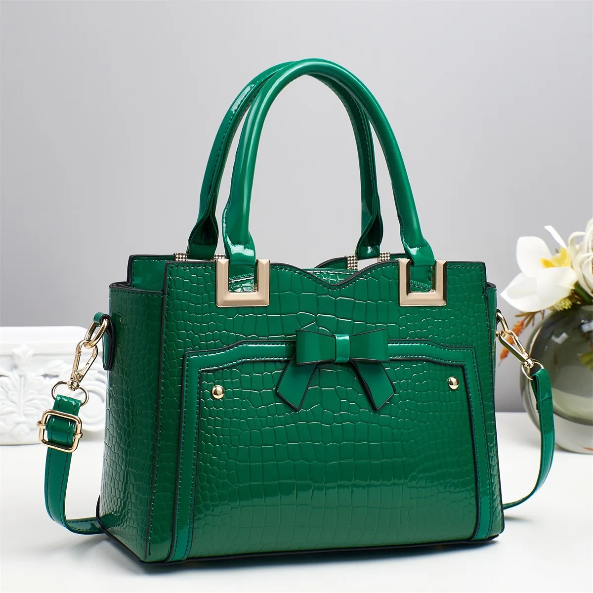 Sac fourre-tout grande capacité pour femmes, sac à main à la mode, sac à bandoulière simple, élégant matériau PU, Design tendance été 2025