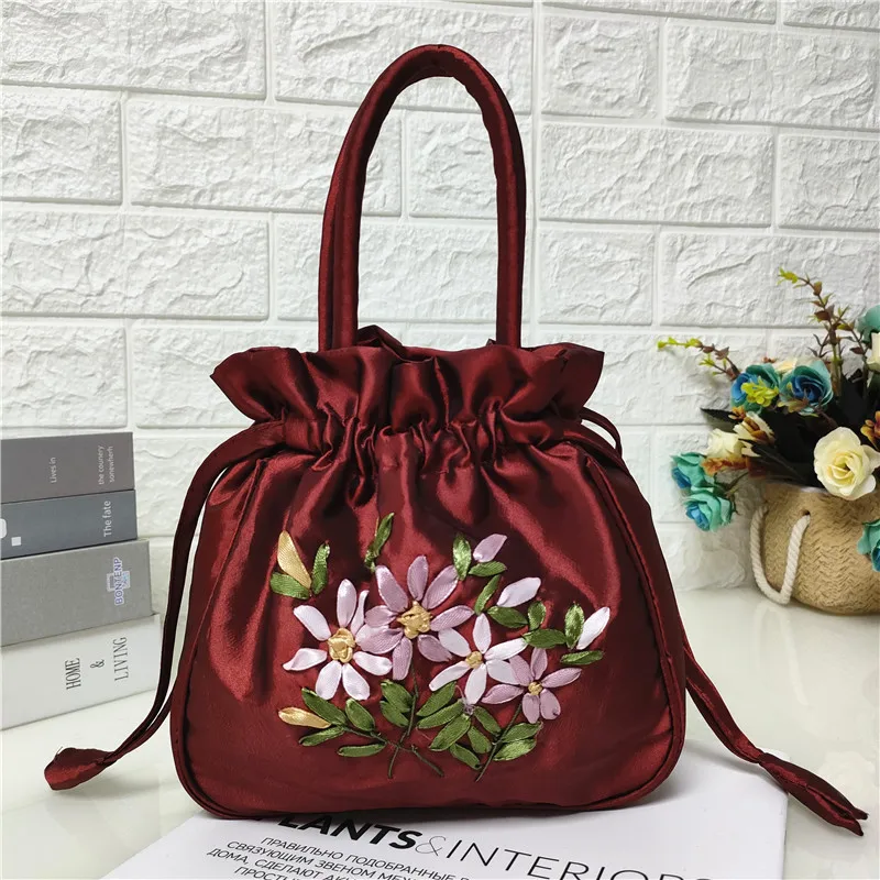 sacs à main rétro brodés en soie avec cordon de serrage pour femmes, portefeuilles, emballage de bijoux, sac seau de rangement, accessoires hanfu, sac à poignée supérieure