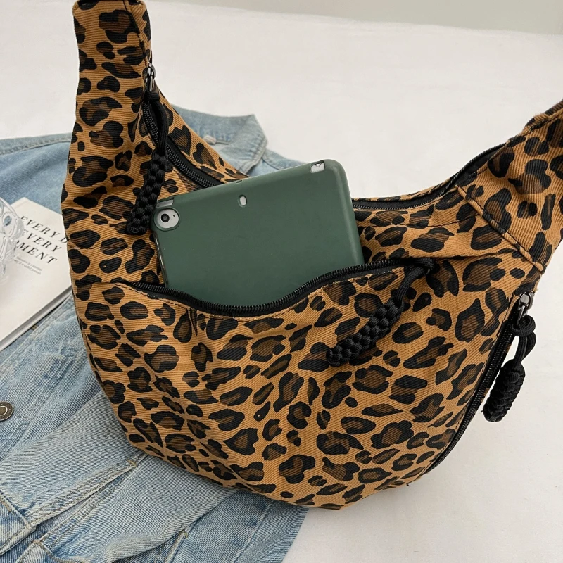 sac à bandoulière imprimé léopard populaire hobo femme sac à bandoulière en nylon léger à la mode guangzhou sac de haute qualité
