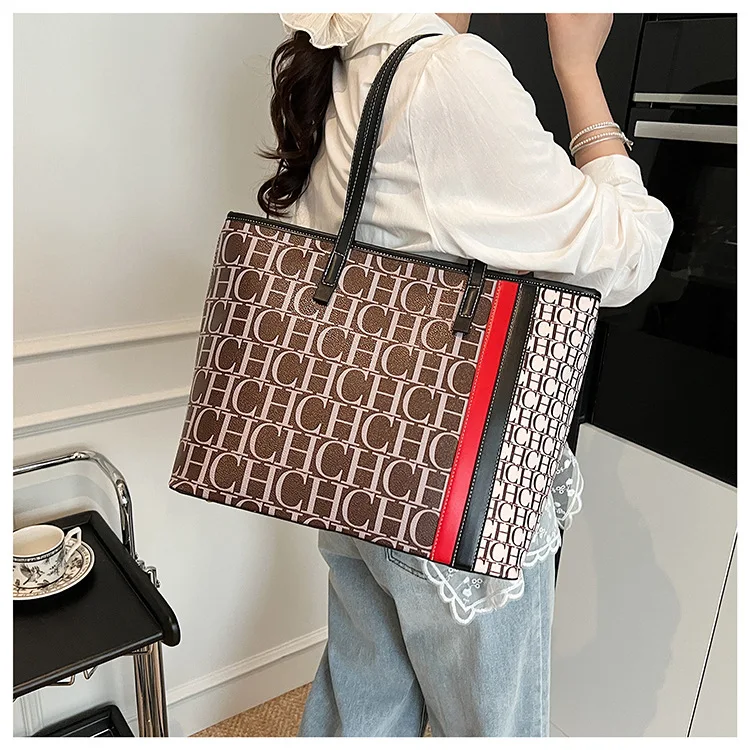 ​ ​ sac fourre tout de styliste pour femmes, nouveau sac à bandoulière classique de grande capacité, mode luxe, poignée supérieure, bourse de haute qualité ​ ​
