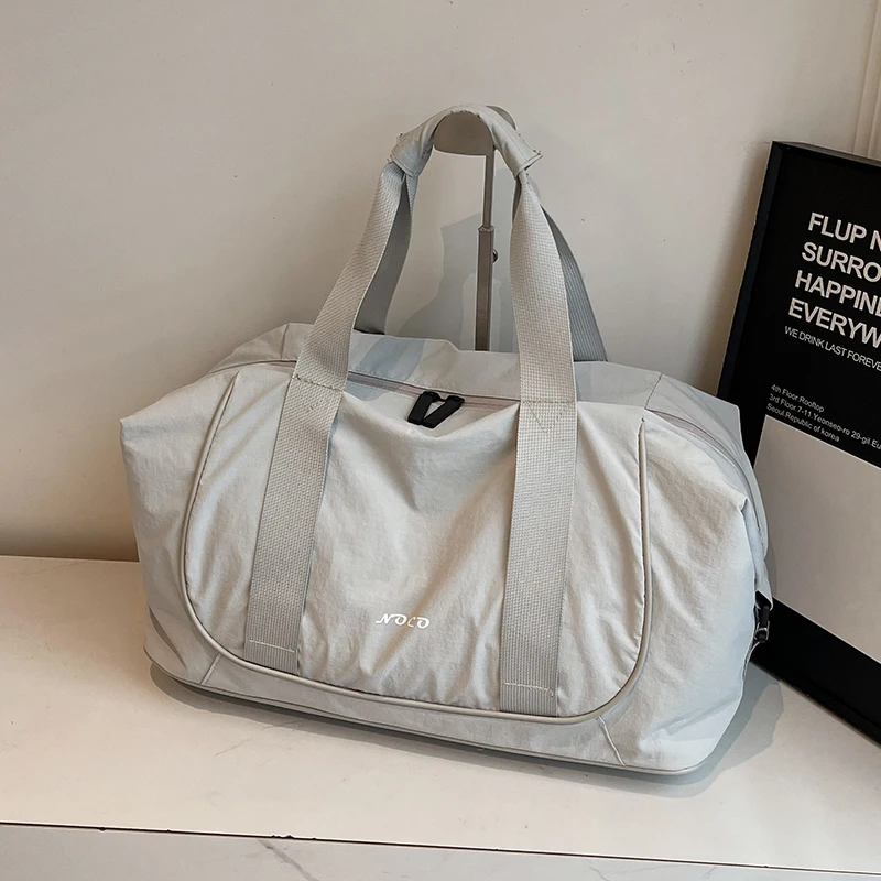 sac à main tendance de grande capacité pour femmes, sac essentiel de voyage simple et polyvalent pour les déplacements et le fitness