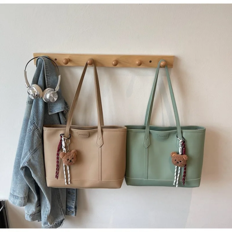 sac fourre tout pour femme en cuir de chèvre avec haut de gamme islande tendance léger doux style quotidien