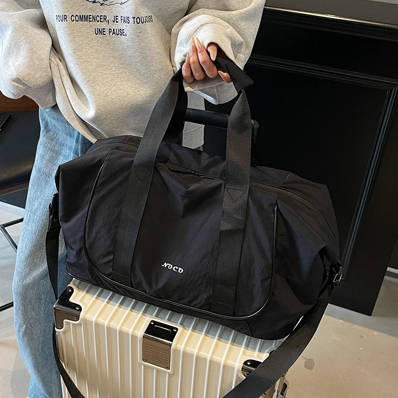 sac à main tendance de grande capacité pour femmes, sac essentiel de voyage simple et polyvalent pour les déplacements et le fitness