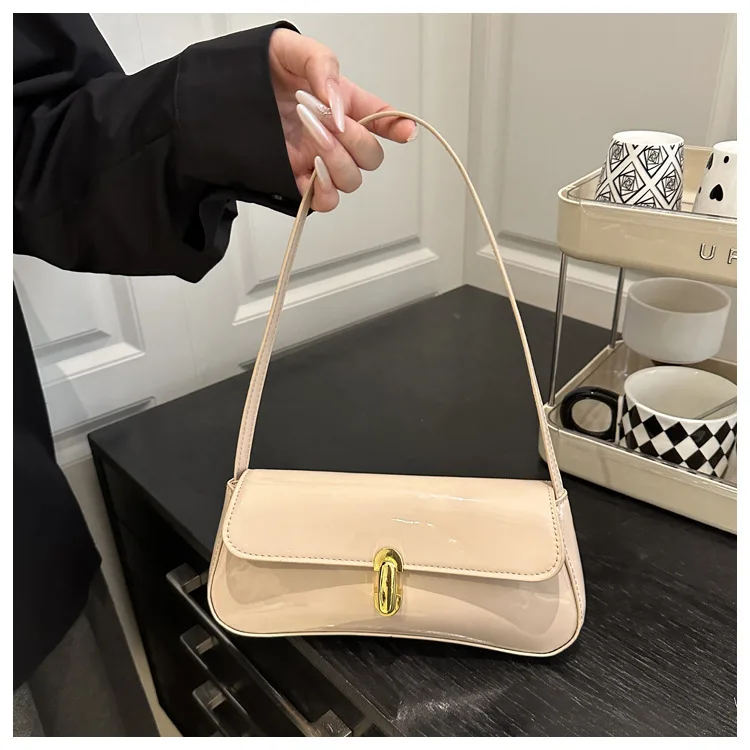 sacs baguette à serrure à la mode automne nouveau petit sac carré sac sous les bras polyvalent version coréenne de sac à main simple à une épaule