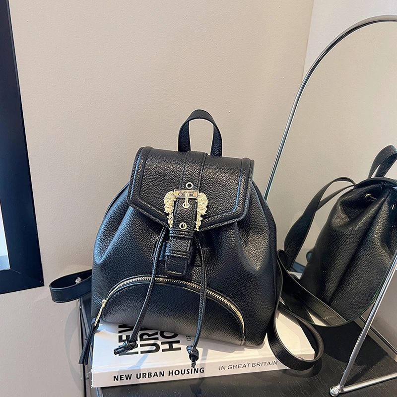 sac à bandoulière design chic pour femme – fourre tout en cuir d'inspiration vintage avec torsion moderne et fermeture à glissière sécurisée