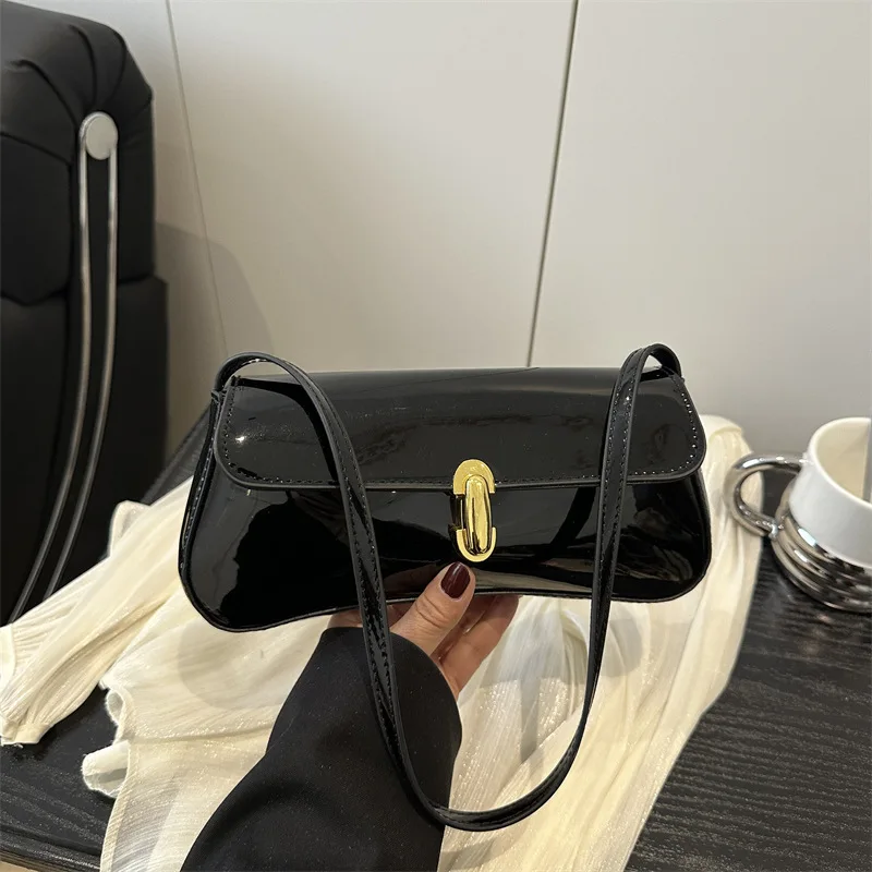 sacs baguette à serrure à la mode automne nouveau petit sac carré sac sous les bras polyvalent version coréenne de sac à main simple à une épaule