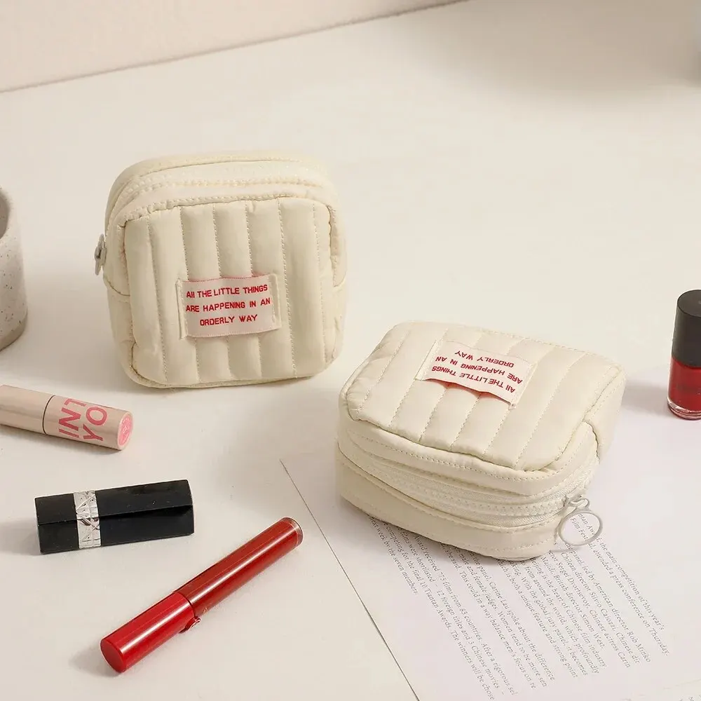 petit sac de maquillage carré pour étudiants, petits écouteurs zéro portefeuille pour filles, sacs de rangement portables pour rouge à lèvres coréen