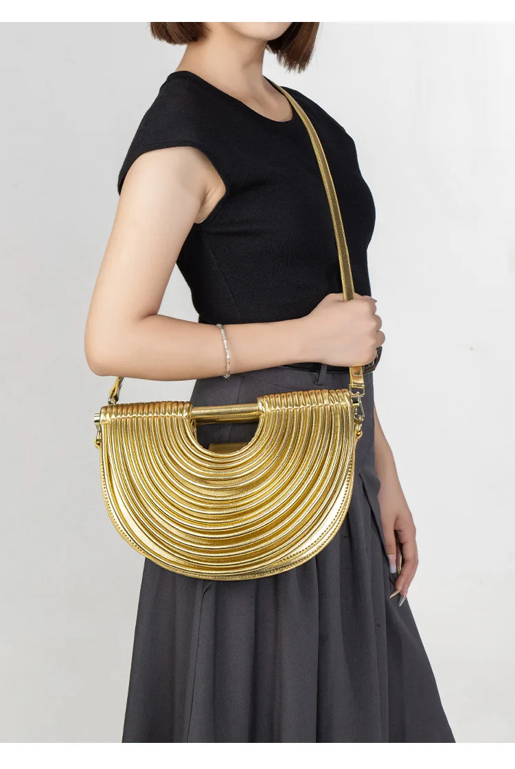 sacs à main pour femmes 2025 nouvelle marque de créateur de luxe en or sacs à nouilles tissés à la main corde nouée tirée demi lune argent pochette de soirée