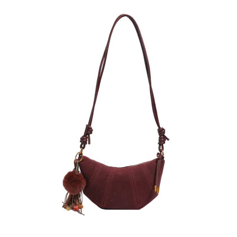 2025 nouveau sac croissant mat moka pour femmes, sac à main à bandoulière hobo vintage, sac à bandoulière marron doux, texturé et polyvalent 