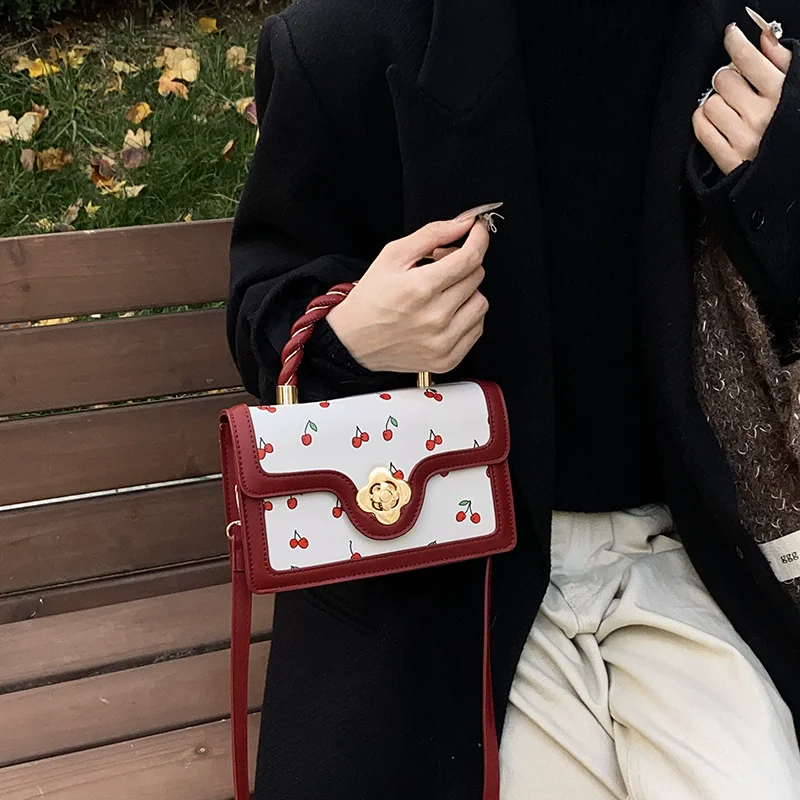 petit sac à bandoulière carré tendance pour femmes, sac à main de qualité, nouveau style, sac à bandoulière noir à rabat