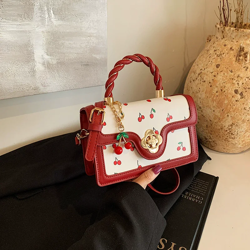 Petit sac à bandoulière carré tendance pour femmes, sac à main de qualité, nouveau Style, sac à bandoulière noir à rabat