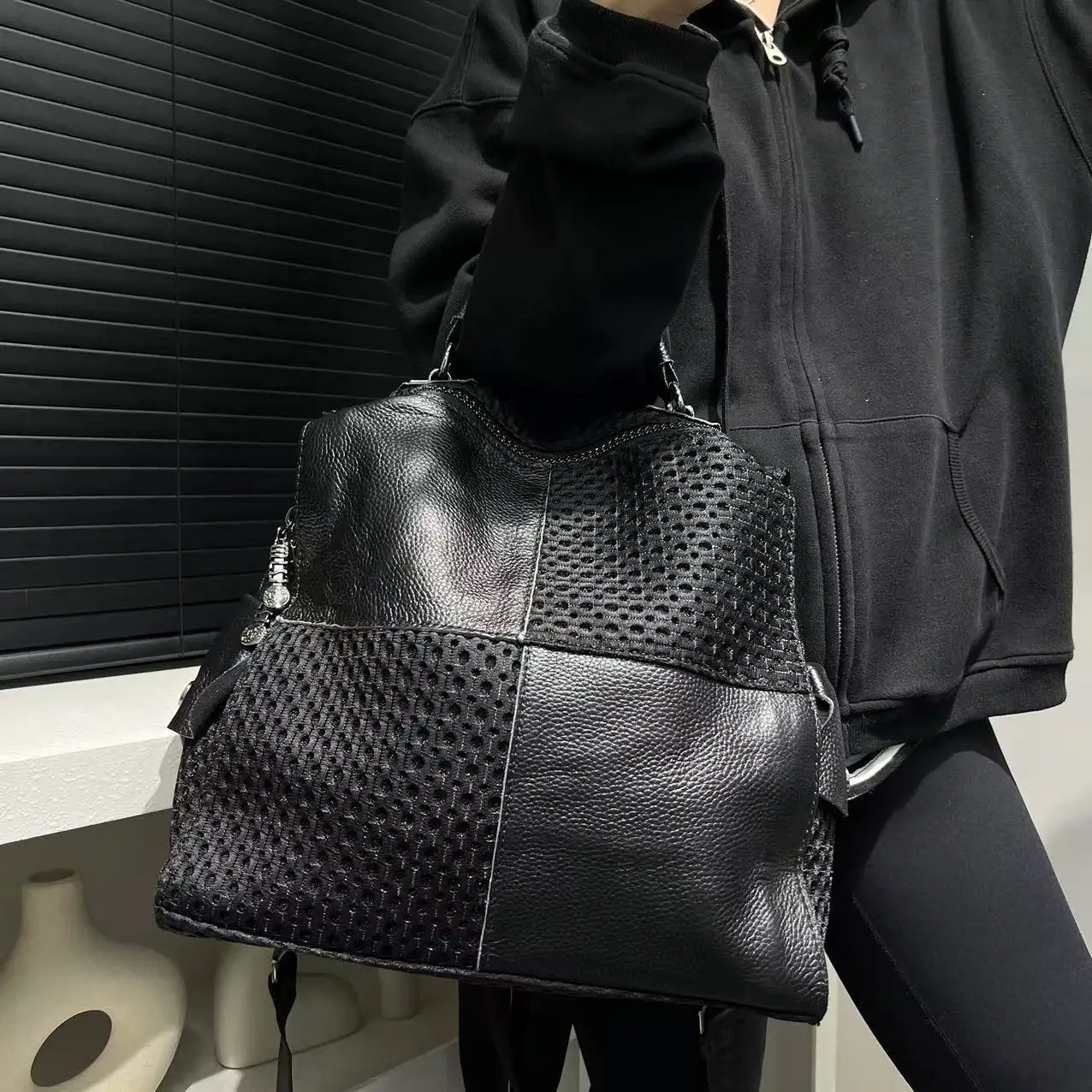 sac à main chic à panneaux en maille pour femme – sac à bandoulière polyvalent avec sangle amovible, parfait pour les sorties décontractées et les vacances