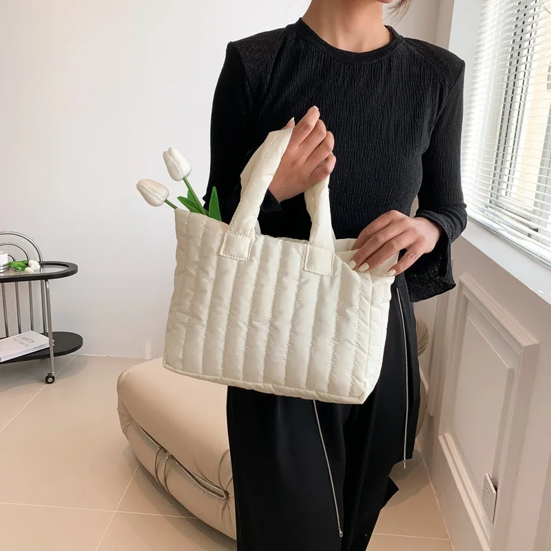 sac à main de niche simple de grande capacité pour femmes, manteau en coton à une épaule, fourre tout brodé populaire, nouvelle collection 2024