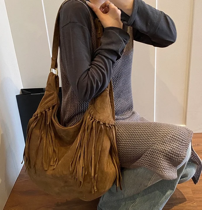 sacs à bandoulière hobo style bohémien pour femmes, fourre tout sauvage en faux daim de grande capacité, dernières sacs à main à la mode 2025