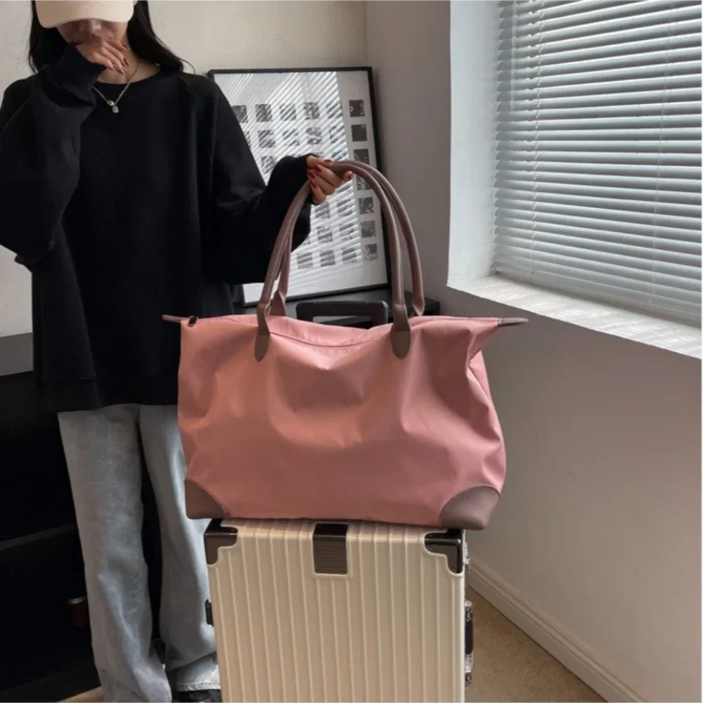 Sac de voyage léger de grande capacité pour femme, sac de sport de yoga étanche, valise d'embarquement, support et sec, adapté à la logique