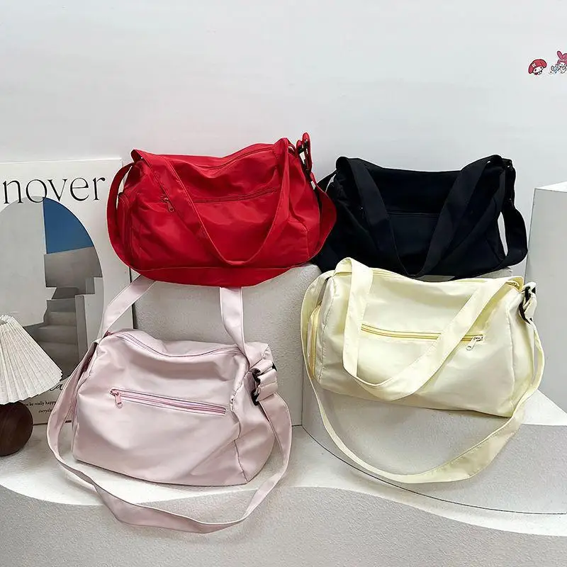 fourre tout d'anniversaire élégant : unisexe, couleur unie ; sac à bandoulière polyvalent, parfait pour le fitness et les voyages ; design léger.