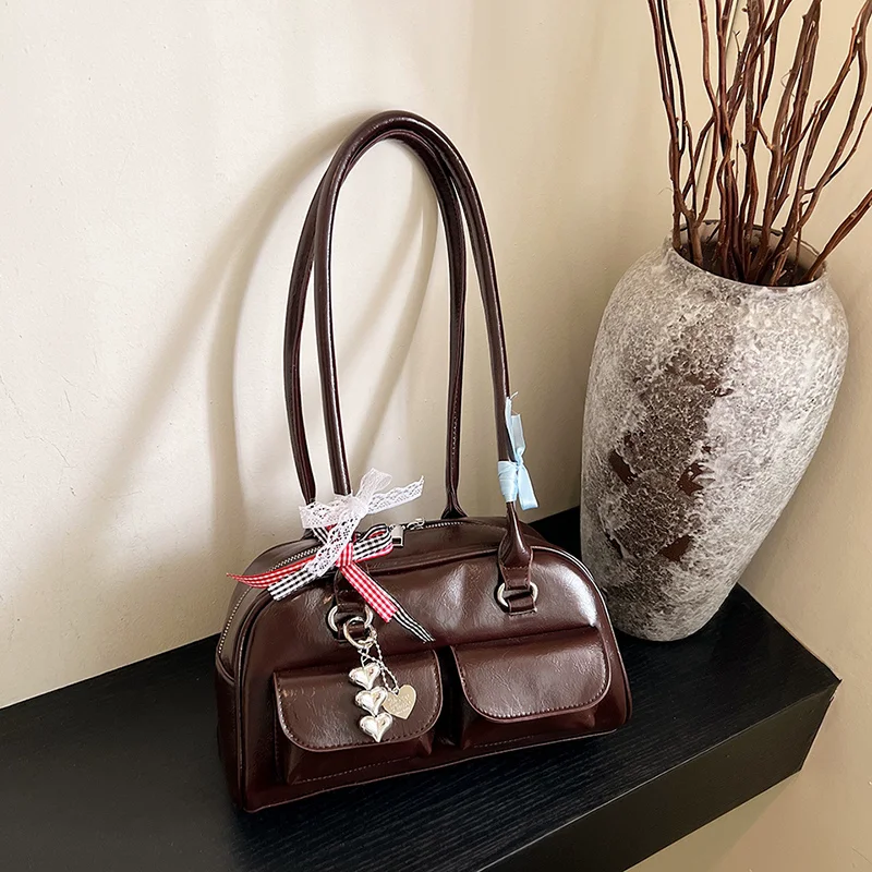 sac boston pour femmes, sacs de bowling avec poches avant, sacs à aisselles de luxe, sac à bandoulière polyvalent pour les déplacements printemps et été, nouvelle collection 2025