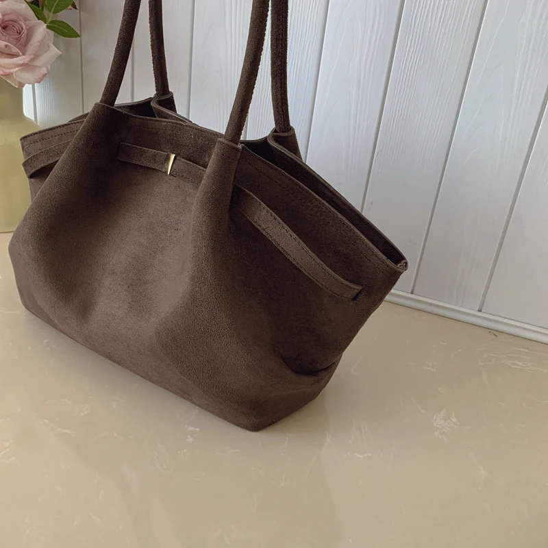 2025 sac fourre tout en daim pour femmes avec poche intérieure sac sous les bras grande capacité sacs cartable de couleur unie pour le travail sacs à main de voyage sacs à main