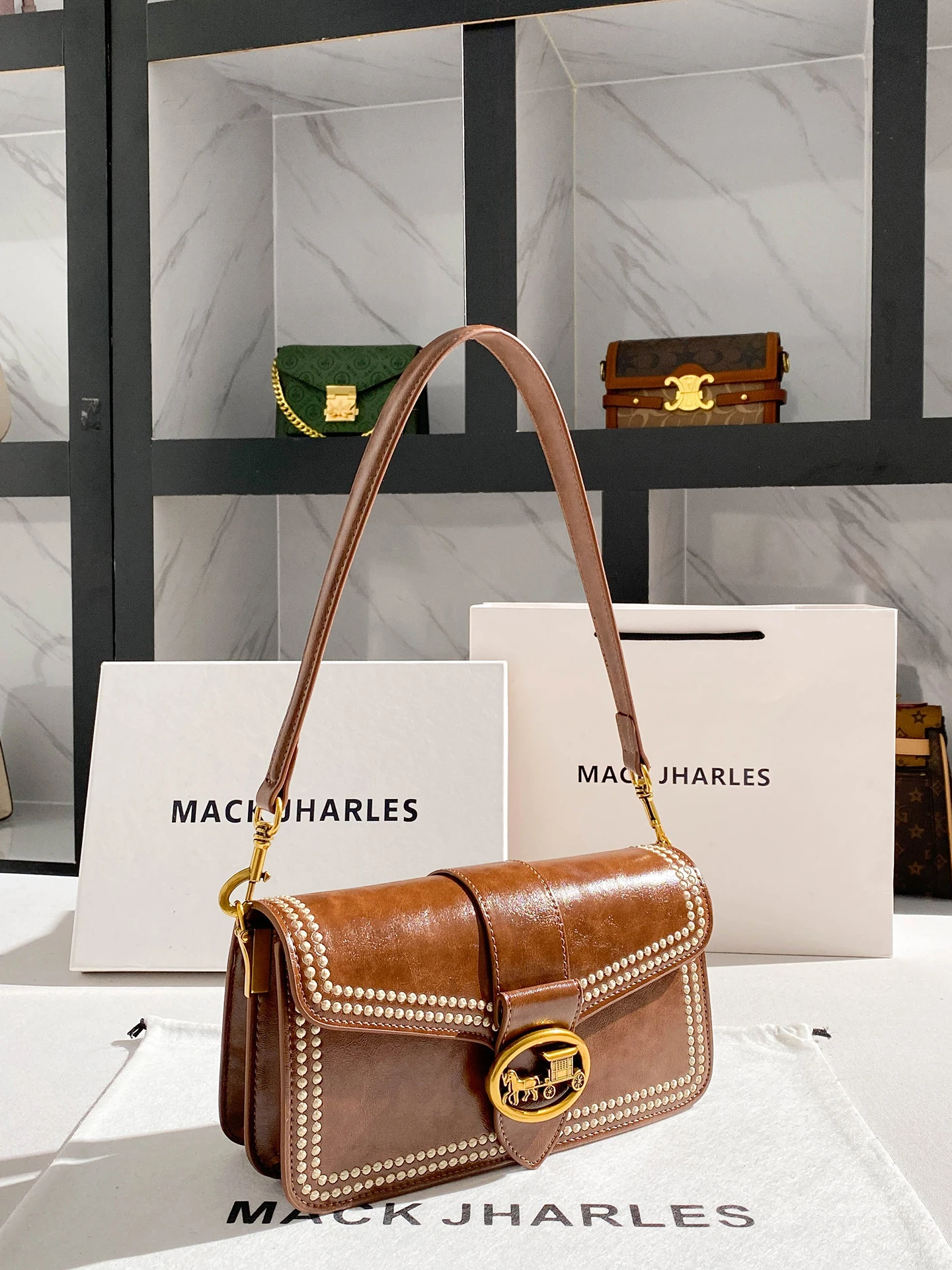 sacs de créateurs vintage et de luxe avec style rétro et broderie délicate pour femmes, nouvelle mode et sac à bandoulière populaire pour fête