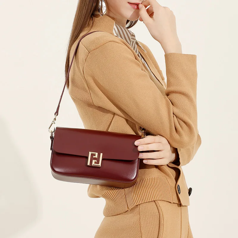 sac carré en cuir de vache lisse pour femmes – sac à bandoulière élégant sous les bras pour filles pour les voyages et les banquets, petit sac à bandoulière