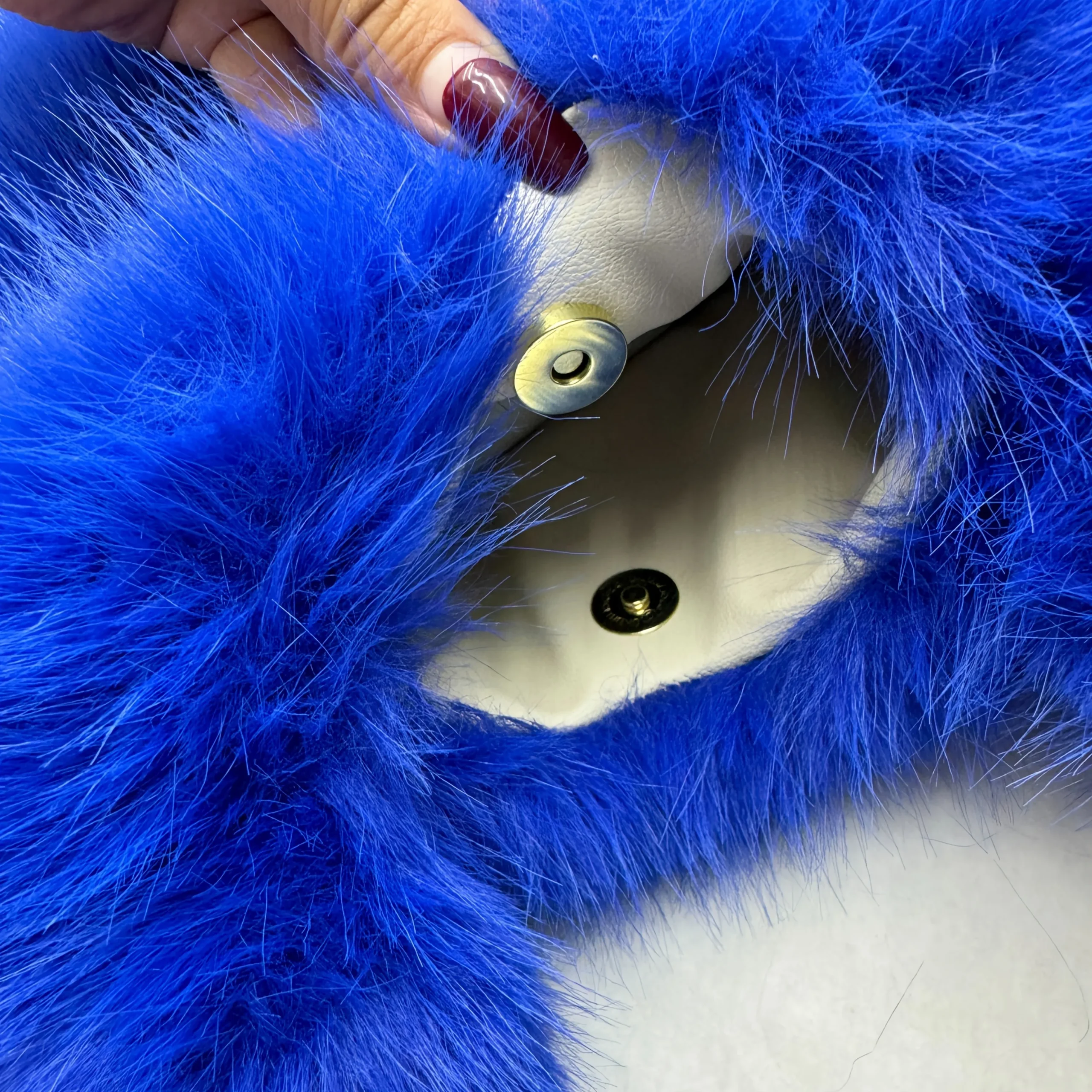 sac à bandoulière en peluche chic heart – style américain vintage, grande capacité, sac en fausse fourrure noire pour voyage et streetwear.