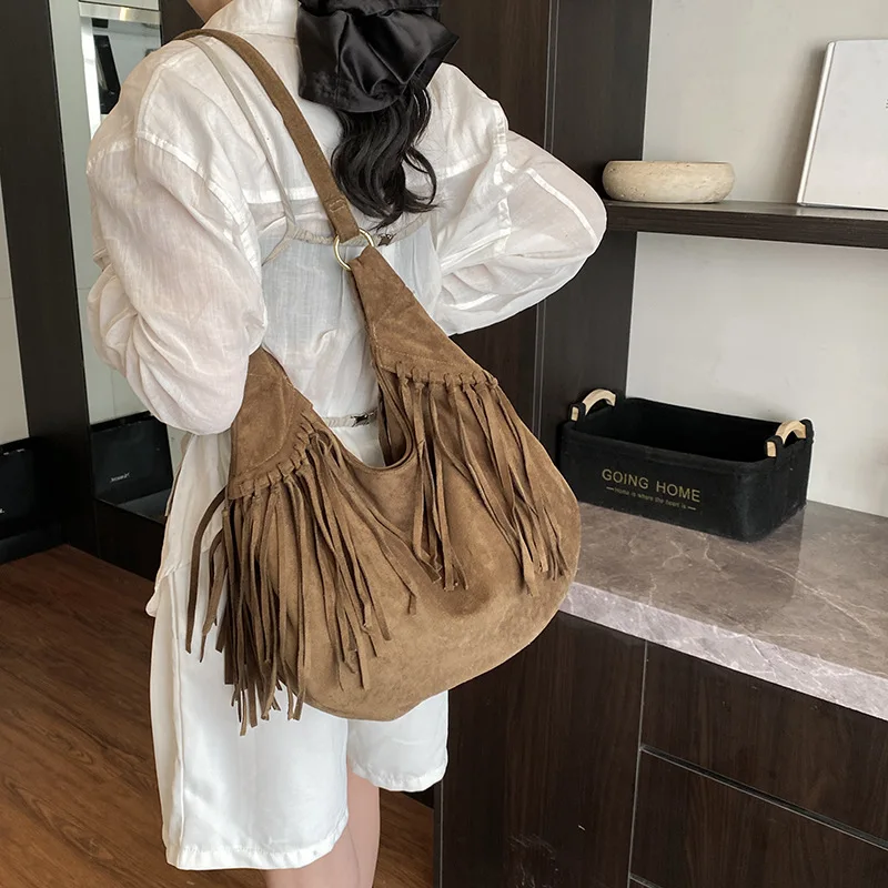 sacs à bandoulière hobo style bohémien pour femmes, fourre tout sauvage en faux daim de grande capacité, dernières sacs à main à la mode 2025
