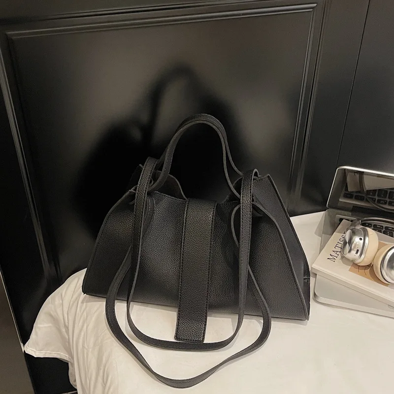sac à poignée supérieure pour femmes, sac à bandoulière chic pour femmes, fourre tout spacieux de jour à la nuit, bandoulière polyvalente, texturé, automne hiver 2025