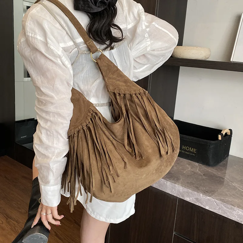 sacs à bandoulière hobo style bohémien pour femmes, fourre tout sauvage en faux daim de grande capacité, dernières sacs à main à la mode 2025