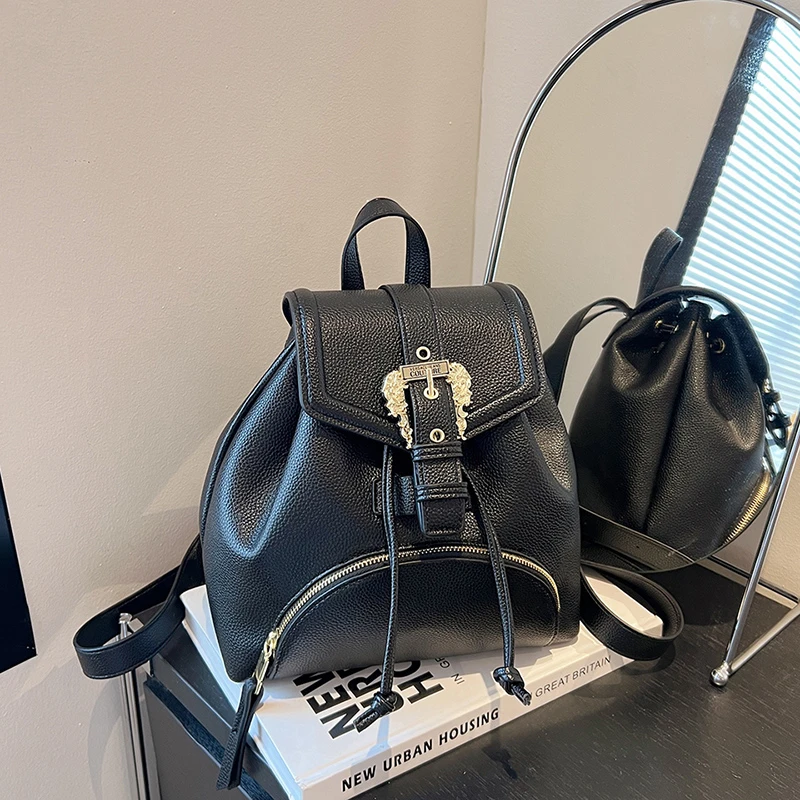 sac à bandoulière design chic pour femme – fourre tout en cuir d'inspiration vintage avec torsion moderne et fermeture à glissière sécurisée
