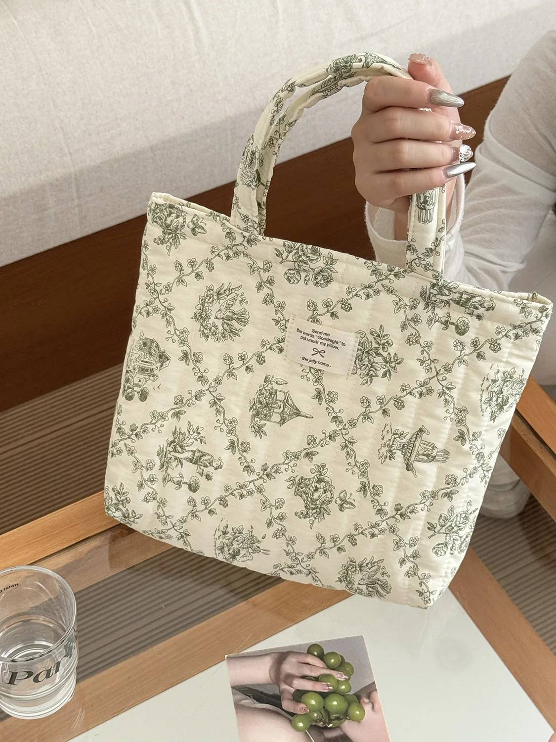 sacs à main en coton matelassé pour femmes, jolis sacs à fleurs portables pour dames, petits fourre tout à bandoulière design rétro décontracté, sac à bento pour déjeuner