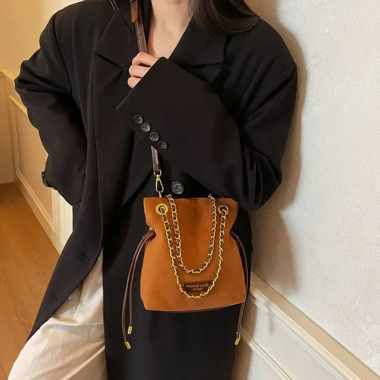 2025 nouveau 2523 petit sac carré style simple mode déplacements haut sens grande capacité polyvalent loisirs niche simple épaule