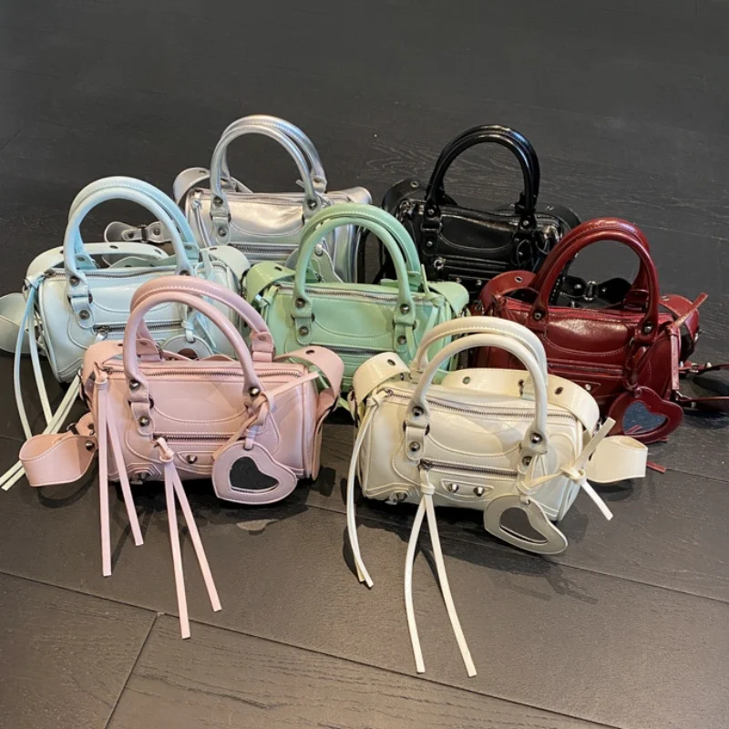 style classique, sac à main de style moto le plus vendu avec un design semblable à un oreiller, doté d'un style bandoulière unique et polyvalent