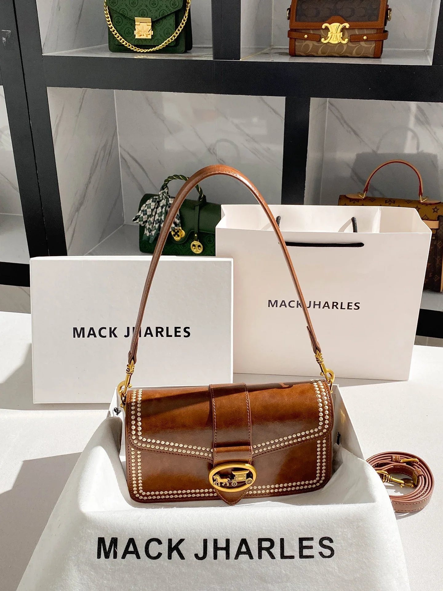 Sacs de créateurs vintage et de luxe avec style rétro et broderie délicate pour femmes, nouvelle mode et sac à bandoulière populaire pour fête