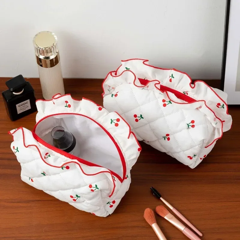 sac de maquillage matelassé à fleurs, grand sac à cosmétiques mignon, coquette, pochette de maquillage de voyage, sac de rangement de toilette esthétique portable à fermeture éclair