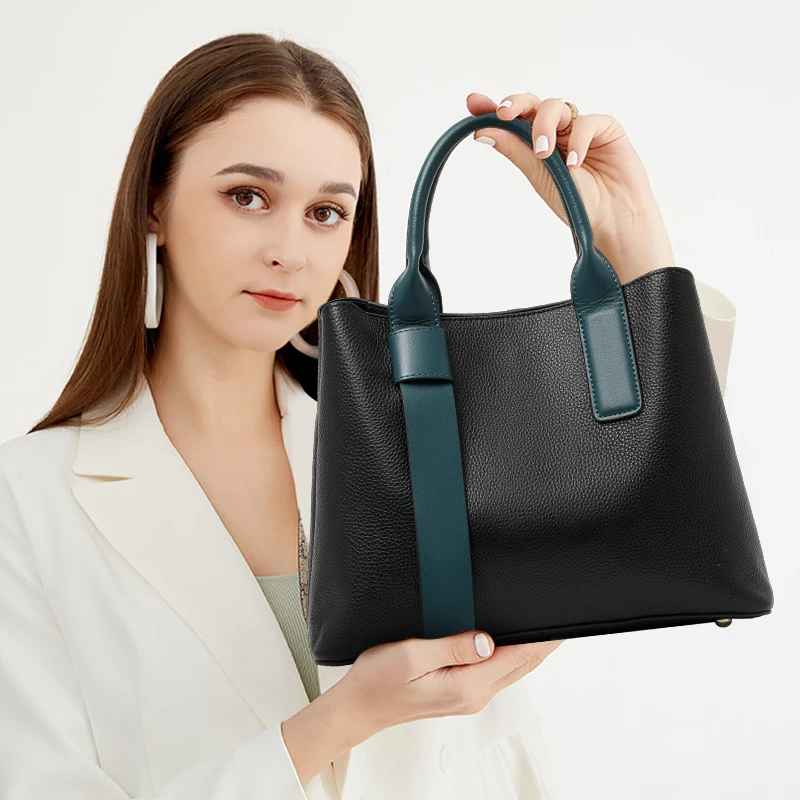 Couleur chic - Sac à main en cuir bloqué avec poignées supérieures