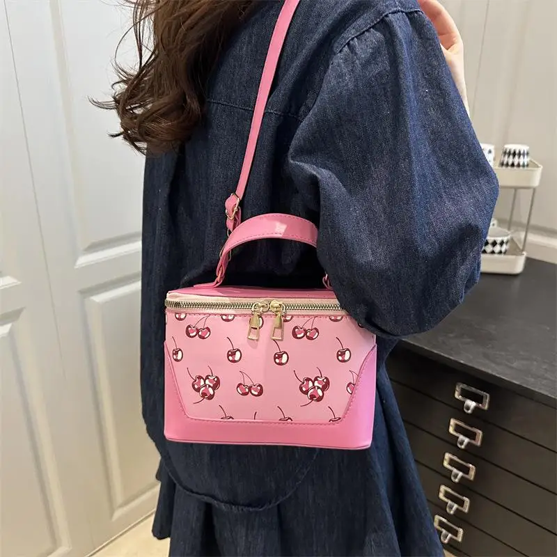 petit sac carré chic en pu avec design cerise, sac à bandoulière tendance pour femmes, sac à main de banlieue sophistiqué