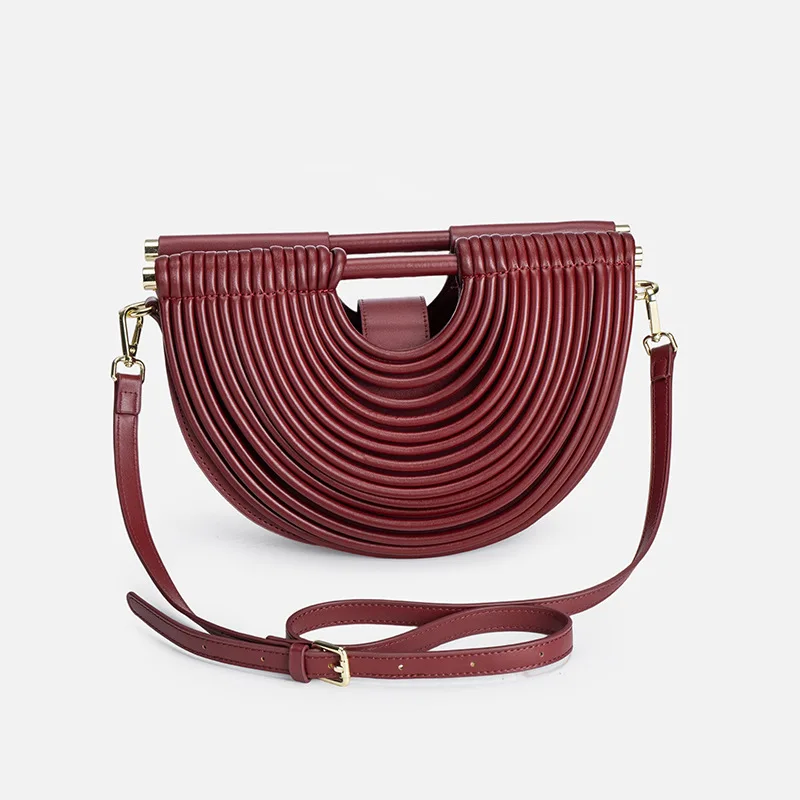 sacs à main pour femmes 2025 nouvelle marque de créateur de luxe en or sacs à nouilles tissés à la main corde nouée tirée demi lune argent pochette de soirée