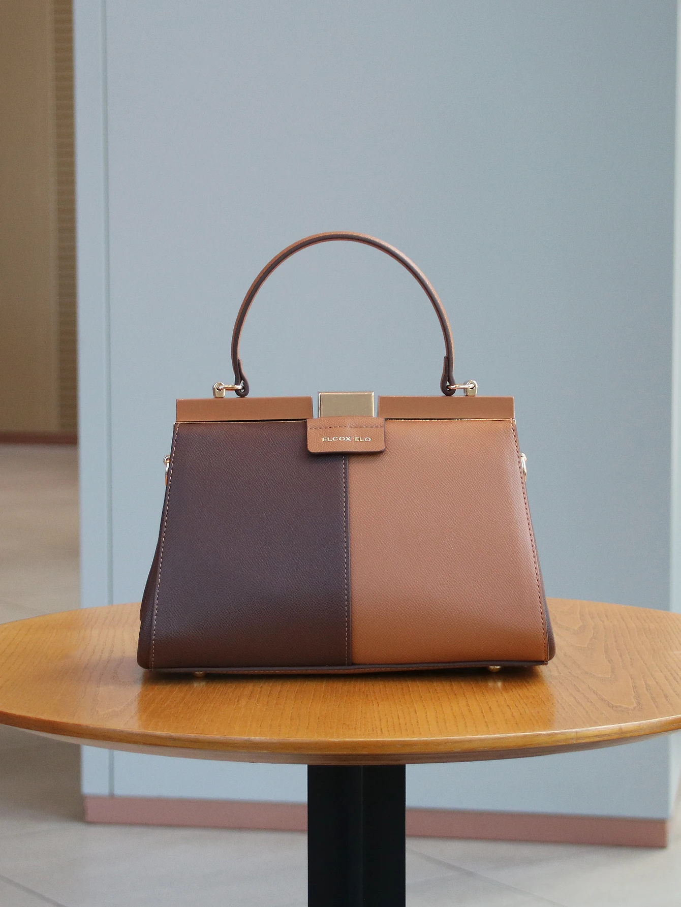 Mode luxe haut de gamme atmosphère sac à main 2025 nouveau design de niche contraste tendance européenne et américaine couleur correspondant sac à main lar