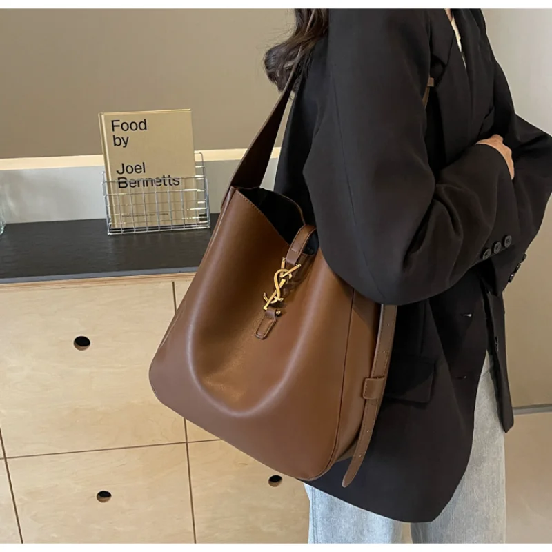 sac hobo spacieux d'inspiration vintage 2025 ss, sac à main convertible à bandoulière pour femme, fourre tout architectural jour à nuit