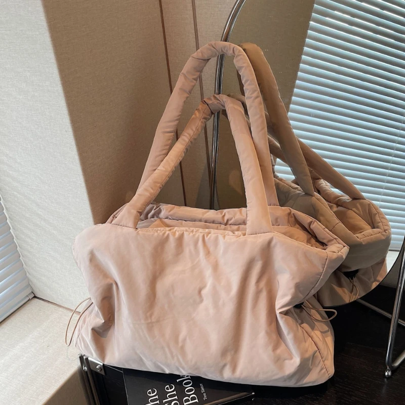 Sac à bandoulière seau en Nylon pour femmes, fourre-tout de grande capacité, sac à main polyvalent rembourré en coton, sac de haute qualité Guangzhou, automne hiver