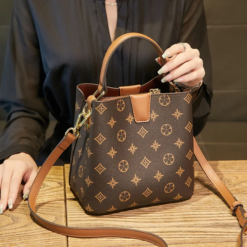 Sac seau d'eau Premium tendance automne/hiver 2023, sac à main Simple à bandoulière Simple pour les déplacements à la mode