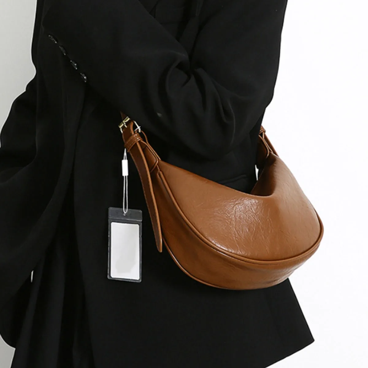 sac à bandoulière pour femmes, sac hobo léger pour femmes, sac croissant en cuir vintage, boulette en cuir pu de couleur unie